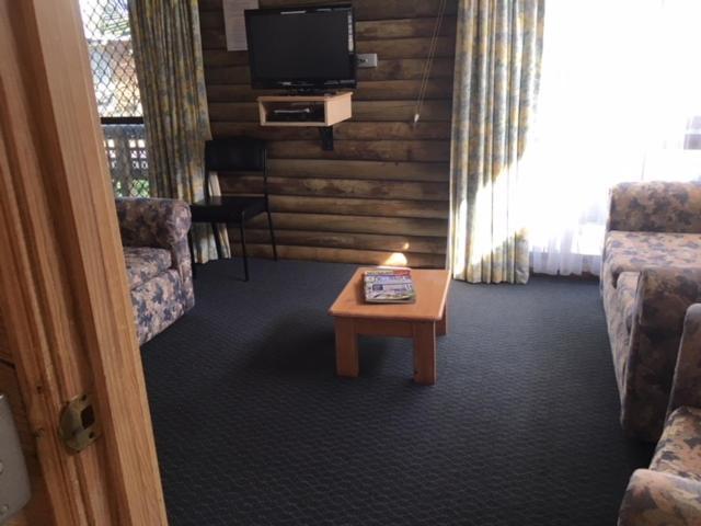 Lazy Acre Log Cabins Lakes Entrance Dış mekan fotoğraf